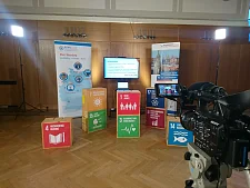 Bild mit Blick hinter die Kulissen