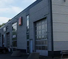 Das Firmengebäude der SCHROIFF GmbH & Co. KG