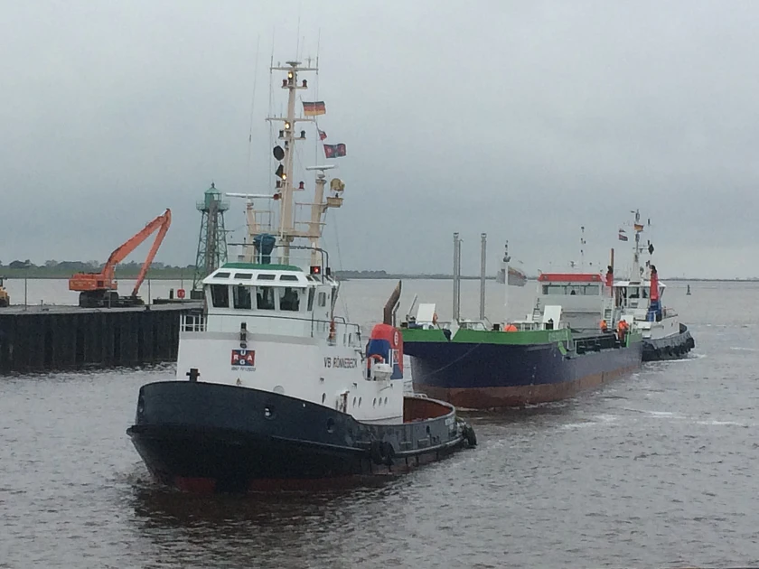Schlepper von der Unterweser Reederei