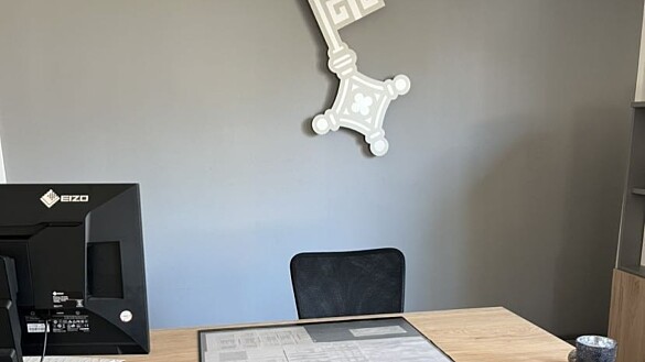 Schreibtischansicht im Büro von HB Hausverwaltung & Gebäudemanagement