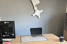 Schreibtischansicht des Büros von HB Hausverwaltung & Gebäudemanagement