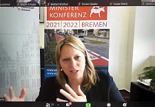 Foto von Dr. Maike Schaefer während der Online-Veranstaltung