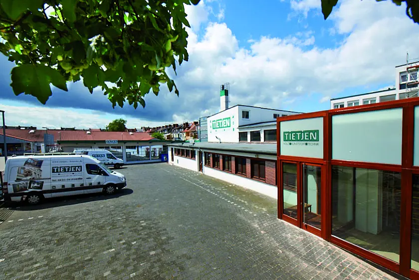 Firmengebäude der Tietjen Holz-Kunststoff-Technik GmbH & Co. KG