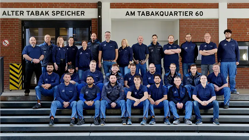 Gruppenbild von Mitarbeitenden der Uwe Röhrs GmbH
