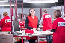 Die Mitarbeiter der FIEGE Logistik Stiftung & Co. KG bei der Arbeit