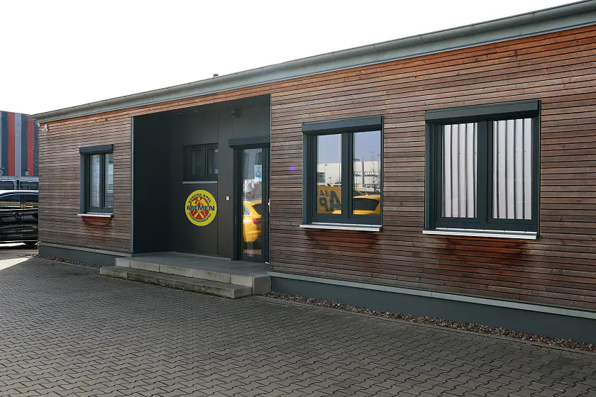 Firmengebäude der Sascha Apel Dachdeckermeister GmbH & Co. KG