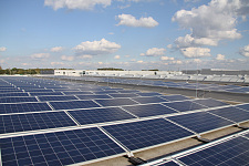 Photovoltaikanlage auf dem Dach der Emotion Warenhandels GmbH