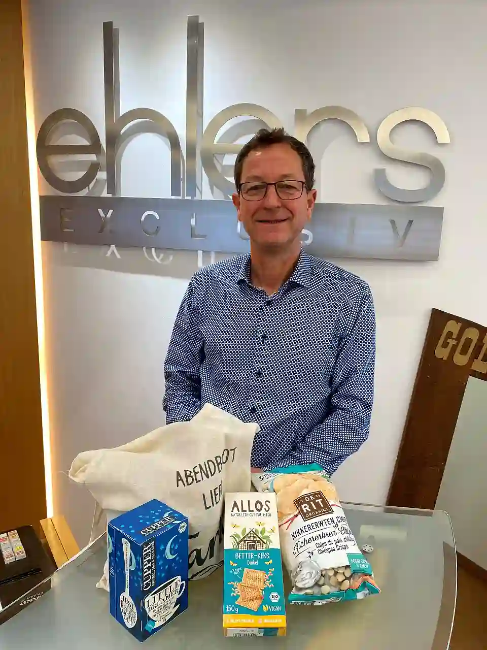 Axel Thierfelder vom Juwelier ehlers freut sich &uuml;ber den Gewinn