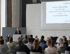 Björn Fecker, Vertreter der Senatorin für Umwelt, Klima und Wissenschaft, eröffnete das Treffen der Umweltpartnerschaft