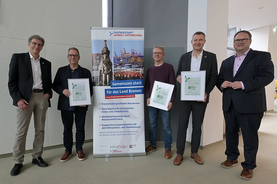 im-jaich Lloyd Marina / Boardinghouse Bremerhaven, bregau GmbH & Co. KG und Dietz K&auml;ltetechnik GmbH / Pelzl Beratung & Umsetzung wurden f&uuml;r die naturnahe Gestaltung ihrer Firmengel&auml;nde als "Ort der biologischen Vielfalt" ausgezeichnet.