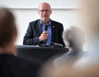 Martin Schulze informierte über aktuelle Angebote der Geschäftsstelle Umwelt Unternehmen.