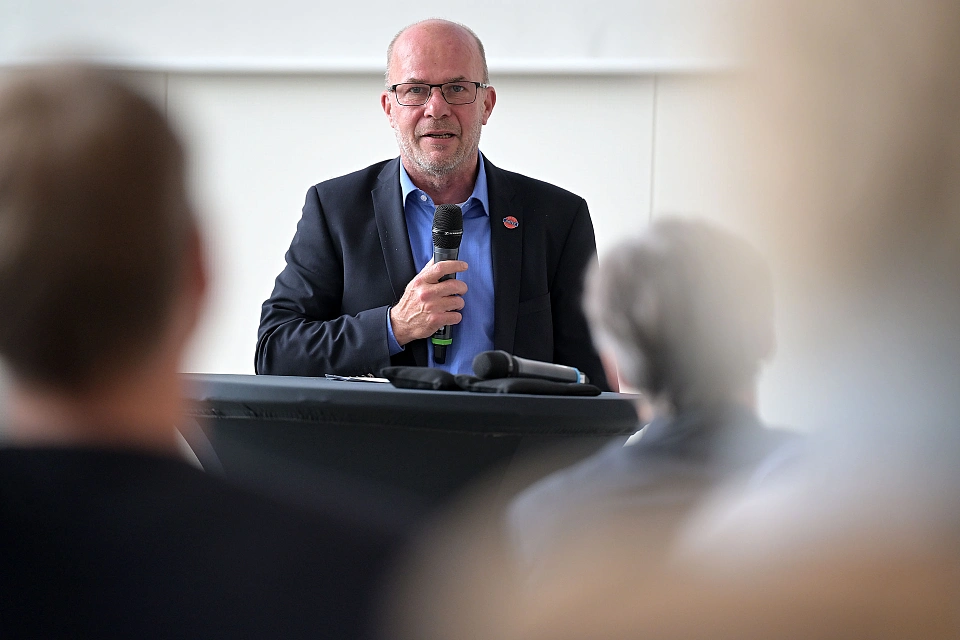 Martin Schulze informierte &uuml;ber aktuelle Angebote der Gesch&auml;ftsstelle Umwelt Unternehmen.