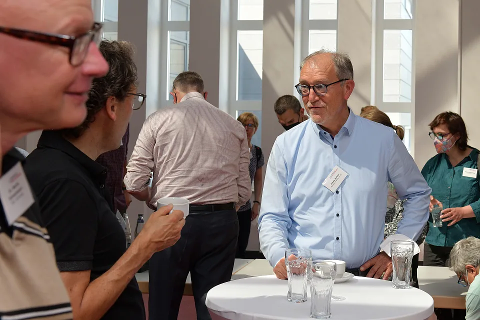 Netzwerkmitglieder im Gespr&auml;ch