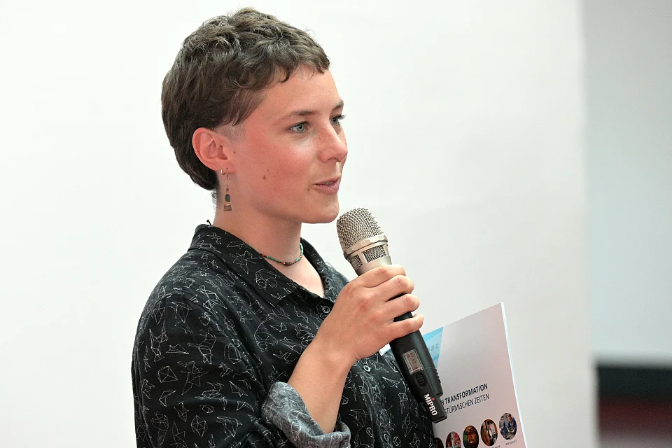 Nele Feldkamp stellt die Arbeit des Netzwerks RENN.nord vor